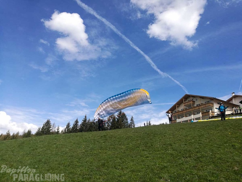DH15.19 Luesen-Paragliding-170