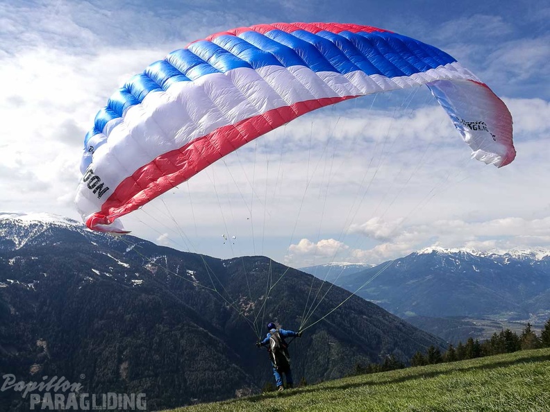 DH15.19 Luesen-Paragliding-186