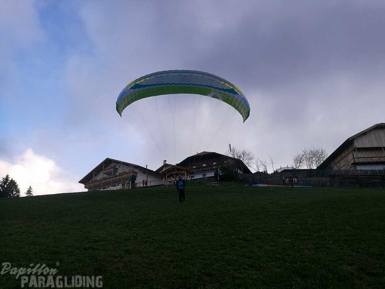 DH15.19 Luesen-Paragliding-206