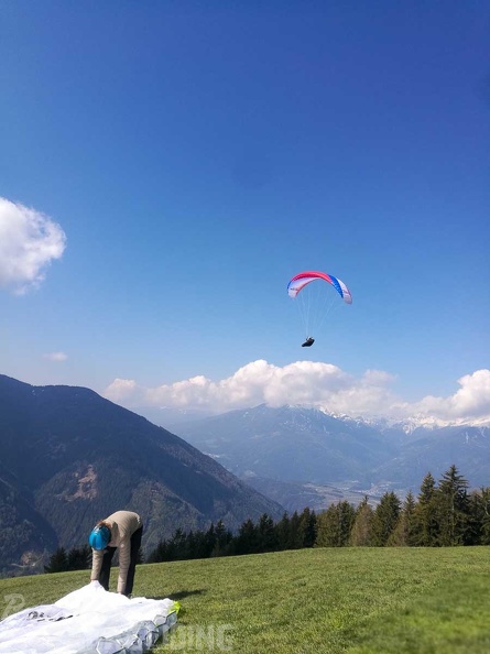 DH15.19 Luesen-Paragliding-221