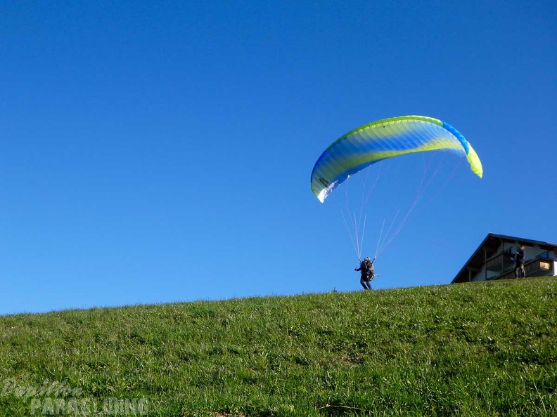 DH15.19 Luesen-Paragliding-263