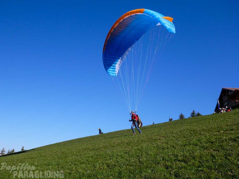 DH15.19 Luesen-Paragliding-272