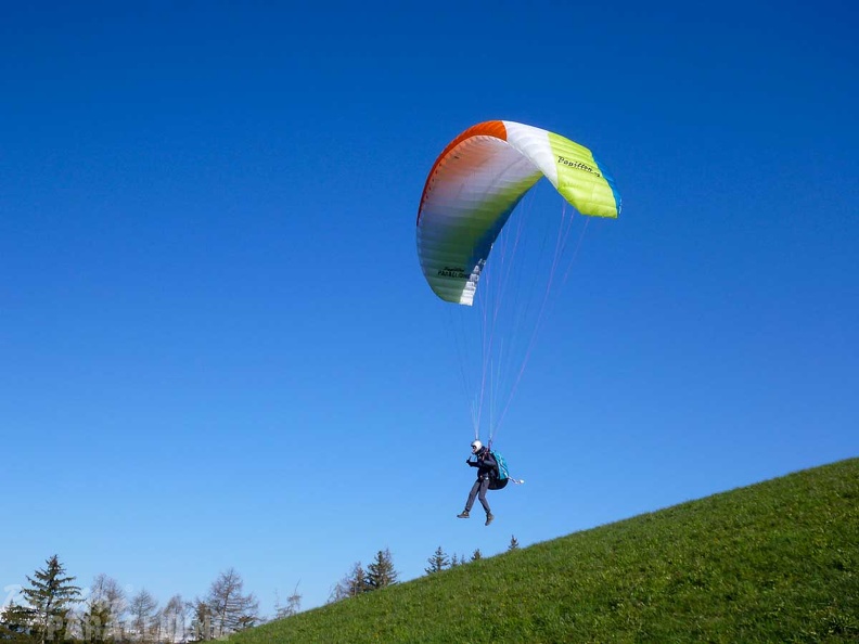 DH15.19 Luesen-Paragliding-278