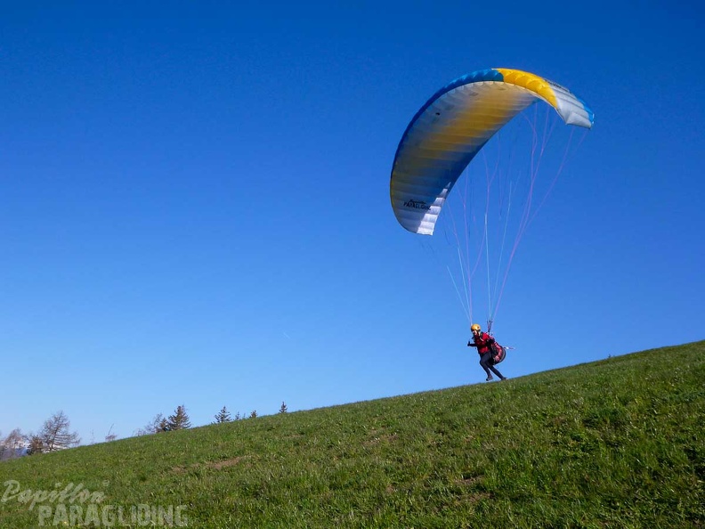 DH15.19 Luesen-Paragliding-283