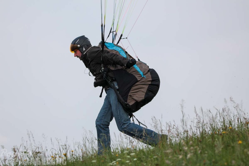 DH32.19 Luesen Paragliding-131