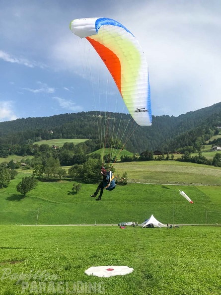 DH32.19_Luesen_Paragliding-184.jpg