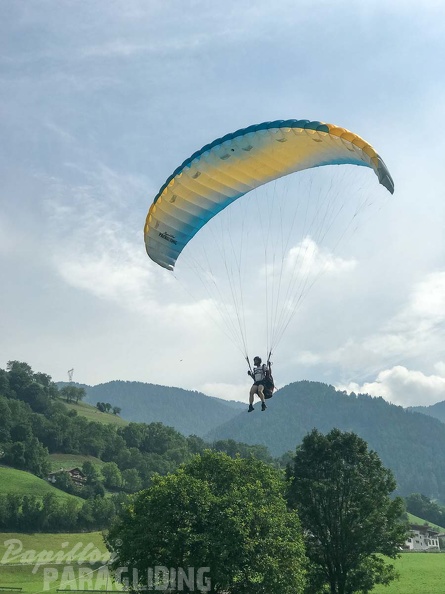 DH32.19 Luesen Paragliding-193