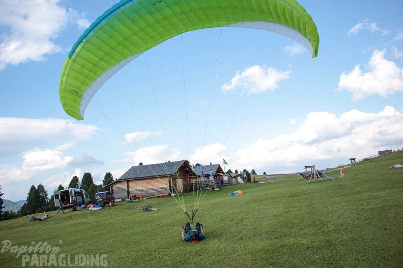 DH32.19 Luesen Paragliding-273
