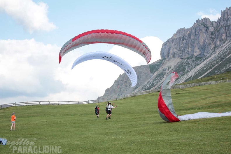 DH32.19 Luesen Paragliding-274