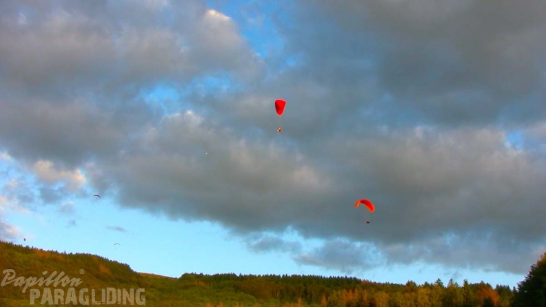 Luesen Paragliding NG-1044