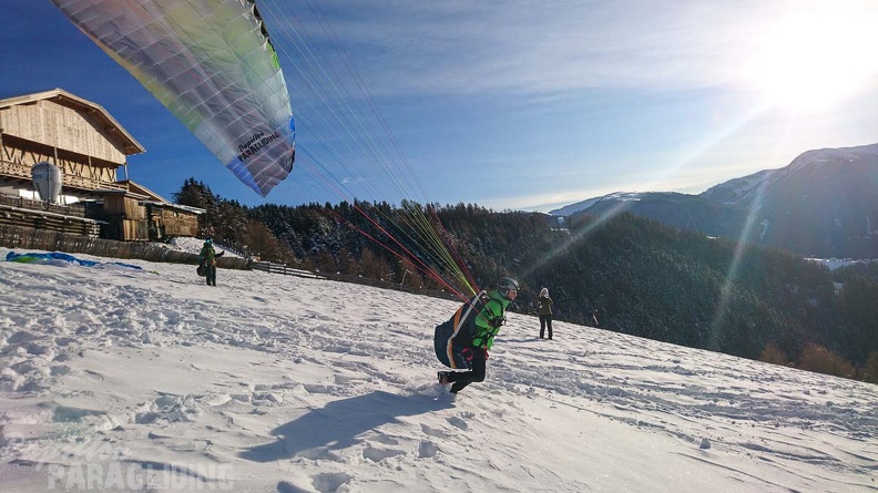 DH52.19_Luesen-Paragliding-Winter-127.jpg