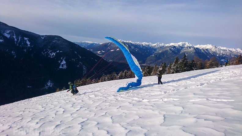 DH52.19 Luesen-Paragliding-Winter-138