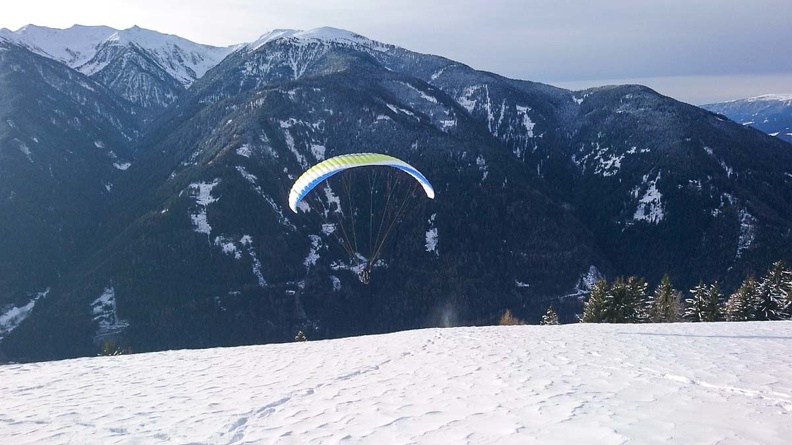 DH52.19 Luesen-Paragliding-Winter-144