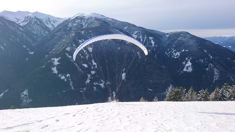 DH52.19 Luesen-Paragliding-Winter-150