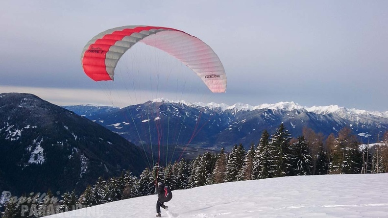 DH52.19 Luesen-Paragliding-Winter-159
