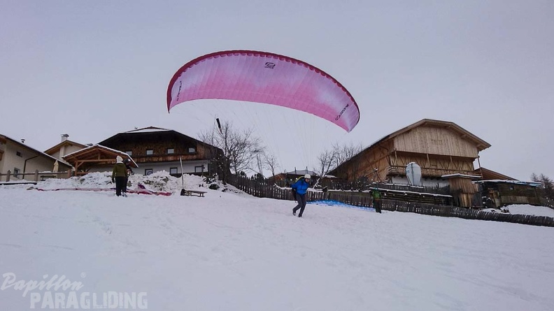 DH52.19 Luesen-Paragliding-Winter-184