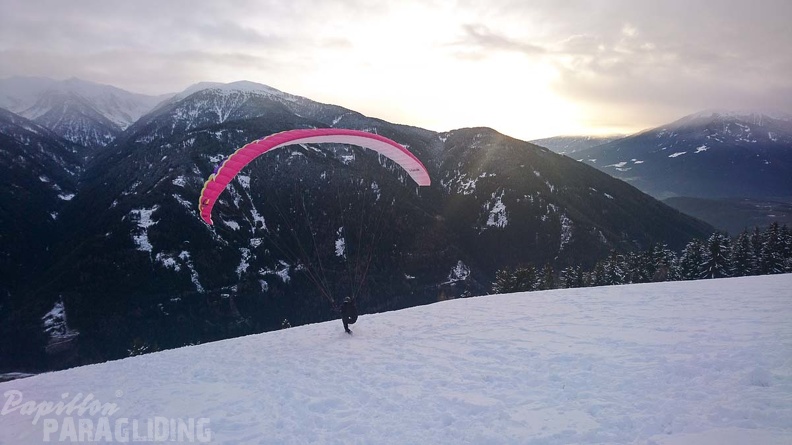 DH52.19 Luesen-Paragliding-Winter-207