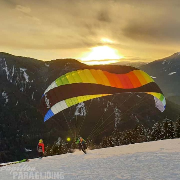 DH52.19 Luesen-Paragliding-Winter-230