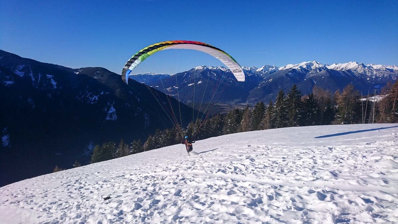 DH52.19 Luesen-Paragliding-Winter-391