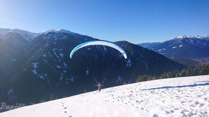 DH52.19 Luesen-Paragliding-Winter-401