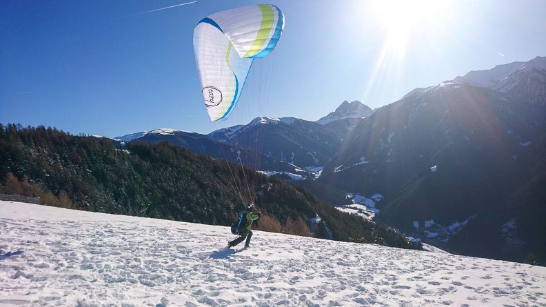 DH52.19 Luesen-Paragliding-Winter-420