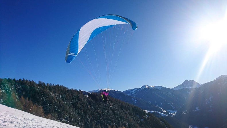 DH52.19 Luesen-Paragliding-Winter-433