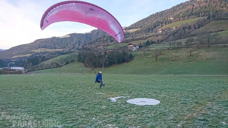 DH52.19 Luesen-Paragliding-Winter-444