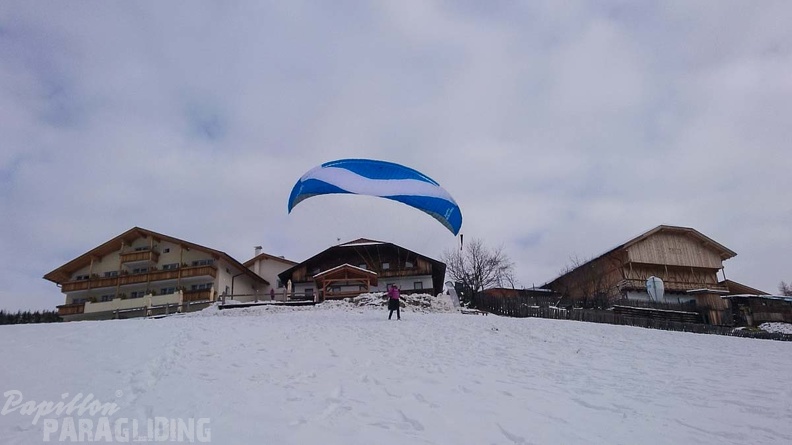 DH52.19 Luesen-Paragliding-Winter-459
