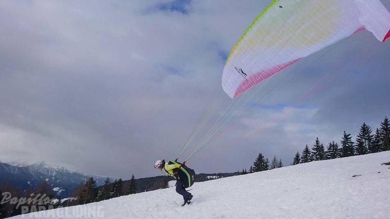 DH52.19 Luesen-Paragliding-Winter-463