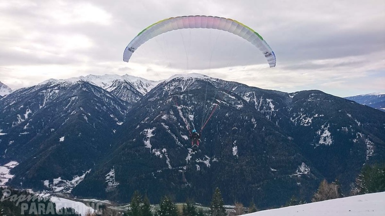 DH52.19 Luesen-Paragliding-Winter-472