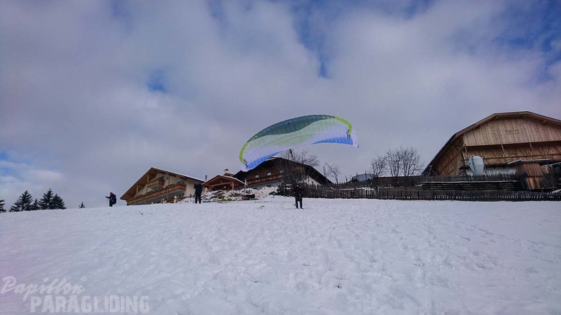 DH52.19 Luesen-Paragliding-Winter-475