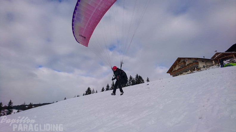DH52.19 Luesen-Paragliding-Winter-480