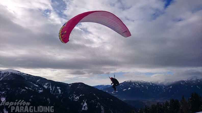 DH52.19 Luesen-Paragliding-Winter-481