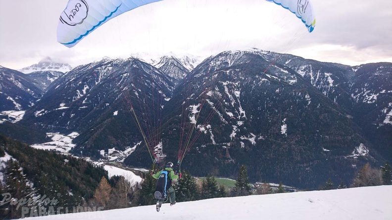 DH52.19 Luesen-Paragliding-Winter-491