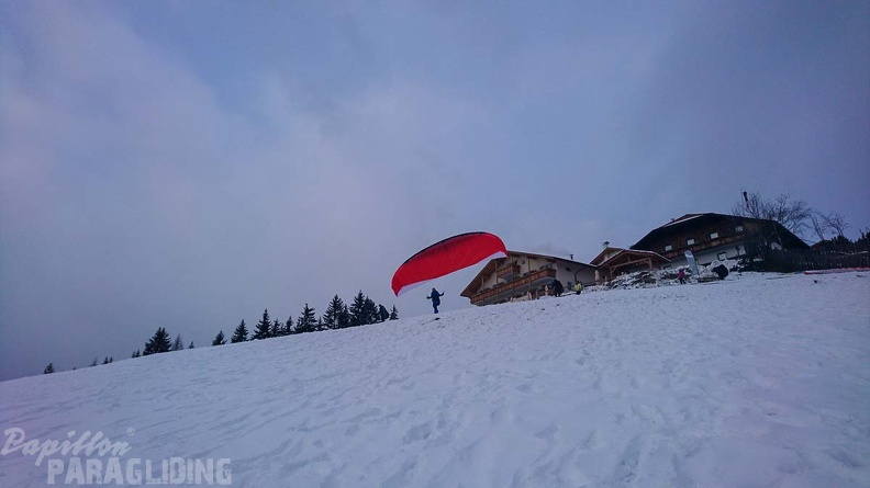 DH52.19 Luesen-Paragliding-Winter-493