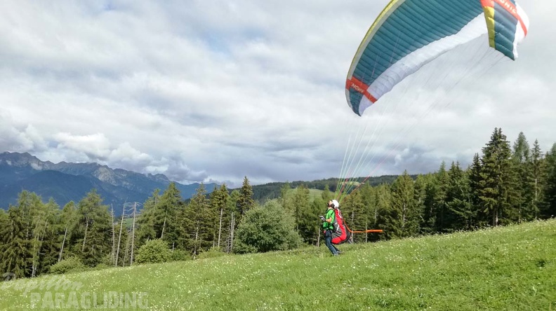 DH29.20 Luesen-Paragliding-314