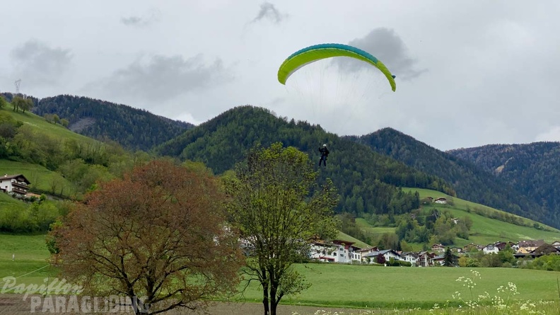 DH21.21-Luesen-Paragliding-140