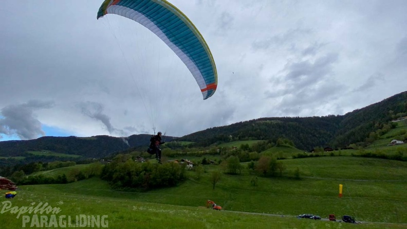 DH21.21-Luesen-Paragliding-153
