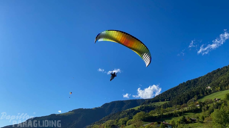 DH21.21-Luesen-Paragliding-243