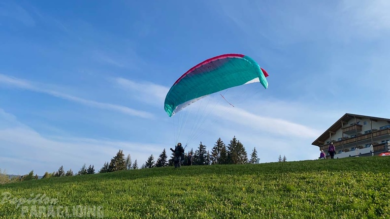DH21.21-Luesen-Paragliding-285