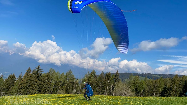 DH21.21-Luesen-Paragliding-401