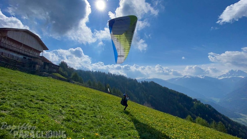DH21.21-Luesen-Paragliding-423