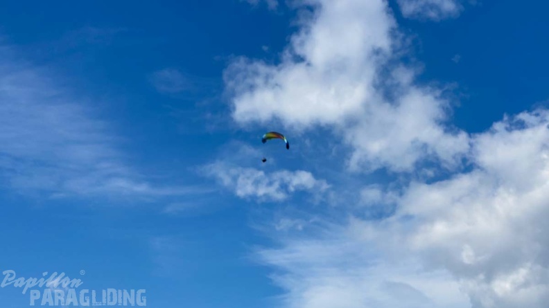 DH21.21-Luesen-Paragliding-433