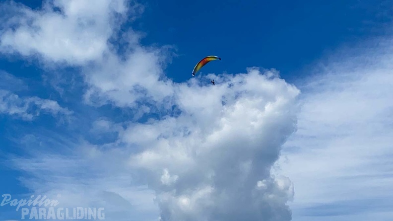 DH21.21-Luesen-Paragliding-437