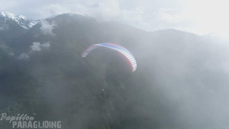DH21.21-Luesen-Paragliding-444
