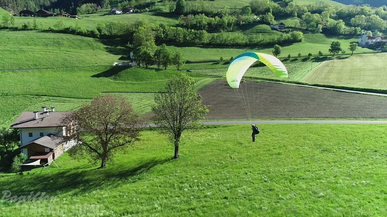 DH21.21-Luesen-Paragliding-461