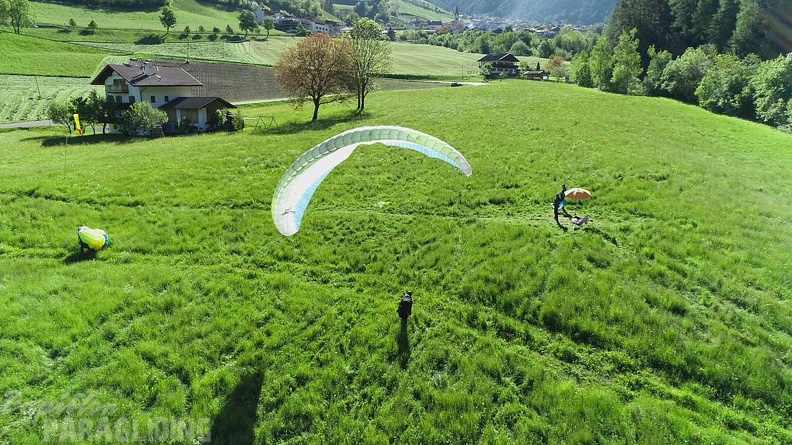 DH21.21-Luesen-Paragliding-469