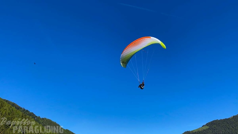 DH21.21-Luesen-Paragliding-478