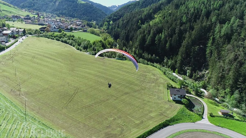 DH21.21-Luesen-Paragliding-486