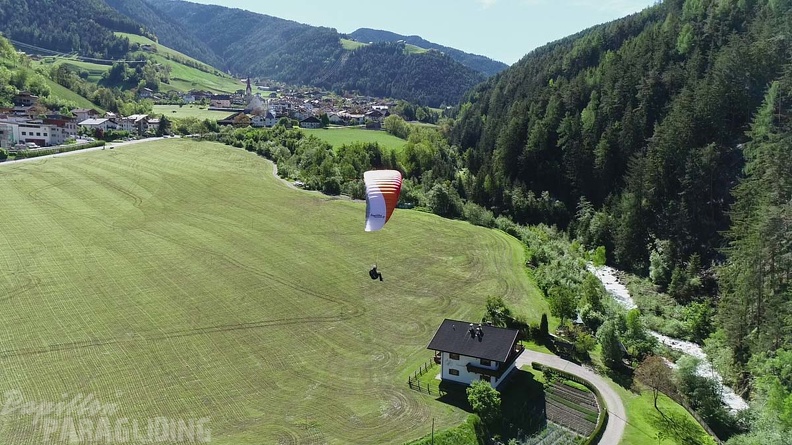 DH21.21-Luesen-Paragliding-487